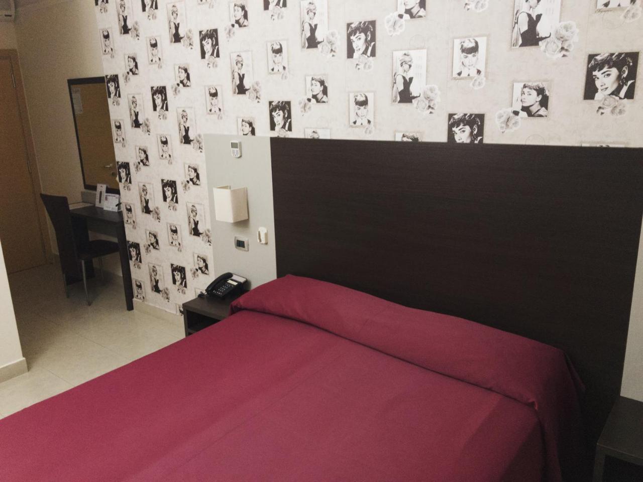 Idria Hotel Тиволи Экстерьер фото