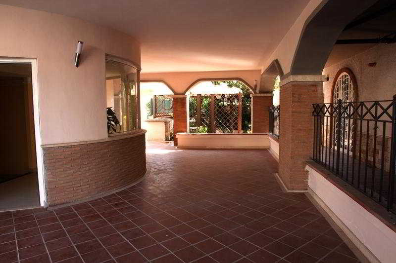 Idria Hotel Тиволи Экстерьер фото