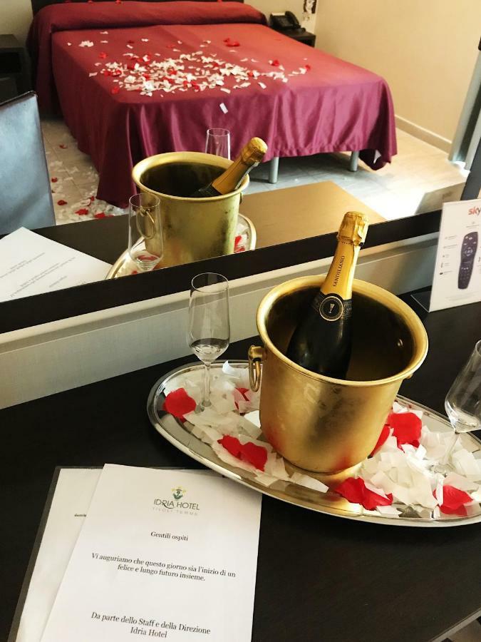 Idria Hotel Тиволи Экстерьер фото